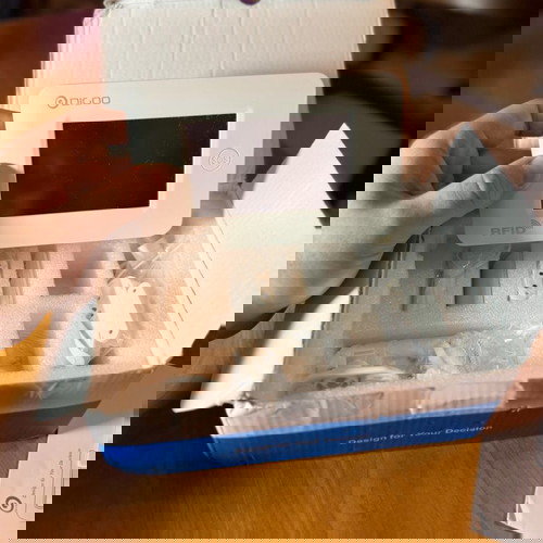 Digoo WiFi-GSM Alarm Full Set like new with touch screen and external siren