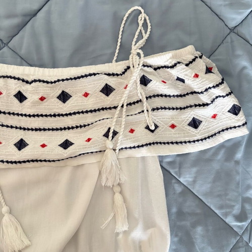 Toi&Moi top S/M like new, cropped, white and blue