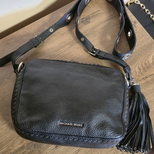 Michael Kors crossbody bag like new, black leather with tassel