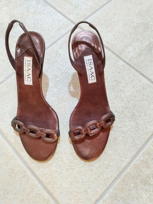 Isaac Mizrahi brown sandals, made in Italy
