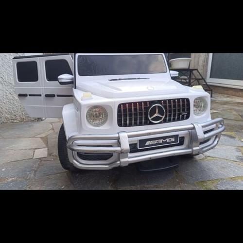 Scorpion Mercedes Benz kids car used with remote and charger