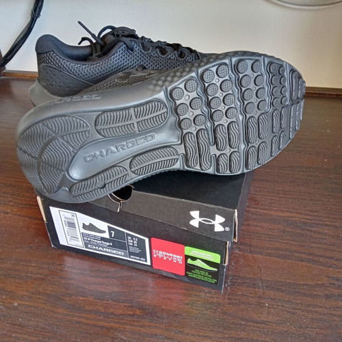 Under Armour UA W Charged Surge 4 women's athletic shoes size 38 black new