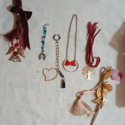 Collection of 6 charms like new, decorative for collectors