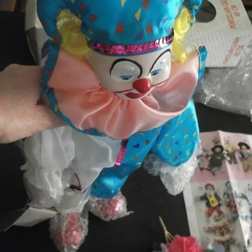 Porcelain Clown Doll Chester the Jester D-41 1992 40 cm new