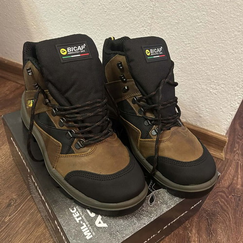 Hunter O2 Bicap Shoeboy's work boots new unworn size 42