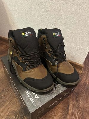 Hunter O2 Bicap Shoeboy's work boots new unworn size 42