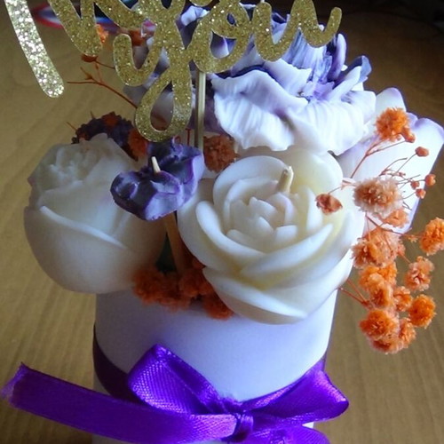 Aromatic Candles Handmade Bouquet Composition in Hat Box