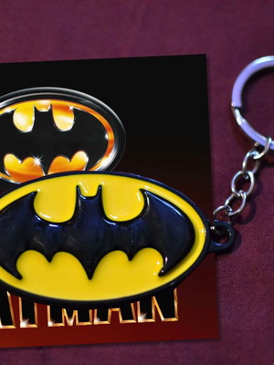 Batman 89 metal keychain new, embossed design