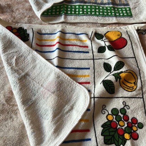 Kitchen aprons terry cloth unused, set of 2