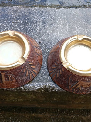 Σετ 2 vintage τασάκια σαν καινούργιο με μεταλλικό εσωτερικό