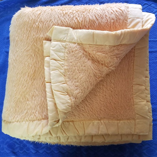 Blanket used in good condition