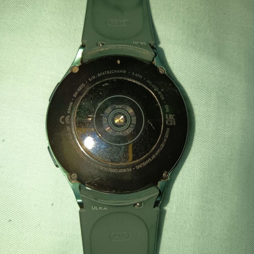Galaxy Watch 4 44mm smartwatch like new with charger