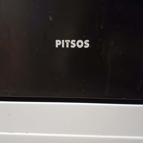 Pitsos kitchen and Davoline extractor hood like new