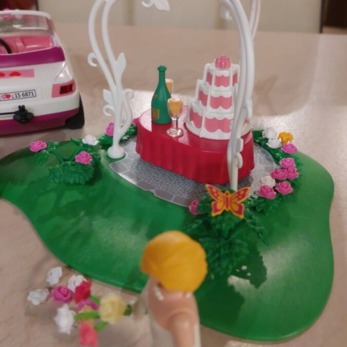 Playmobil City Life newlyweds like new
