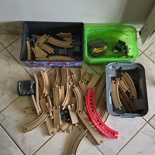 Hape ξύλινο τρενάκι με ράγες μεταχειρισμένο, διάφορα κομμάτια