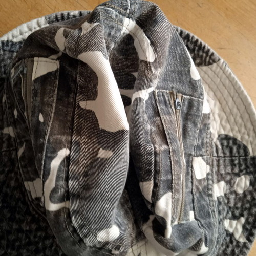 Men's camouflage hat like new, size 60, green and gray