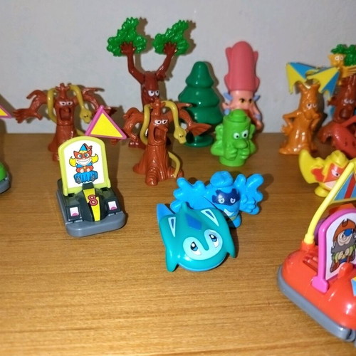 Kinder Surprise figures vintage lot of 27, like new