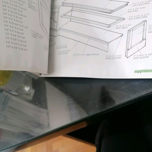 Building Storage Stuff book like new, English