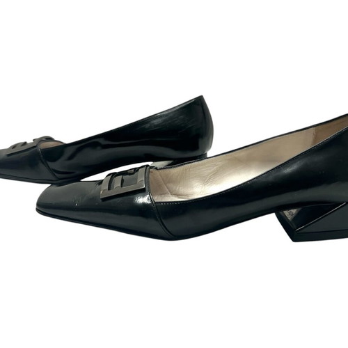 Fendi classic mid heel shoes used, size 39, black