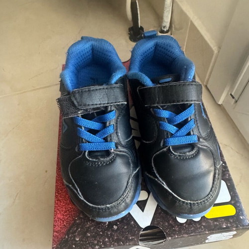 Fila children's sport shoes used, size 26, black and blue