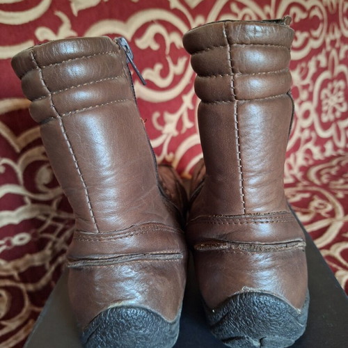 Brown leather ankle boots, size 40