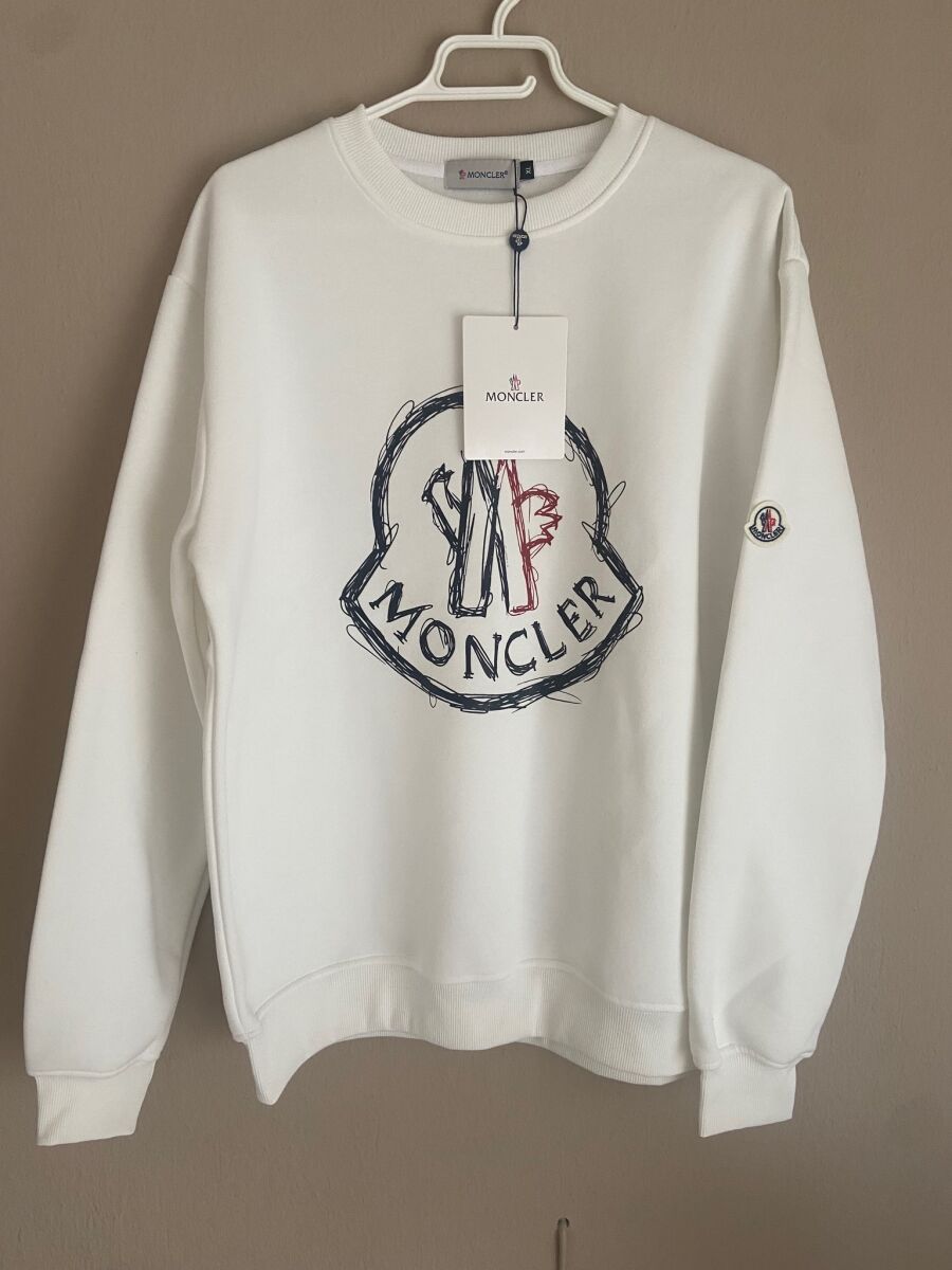 Moncler sweatshirt white with Scribble… - € 100,00 - Vendora.cy