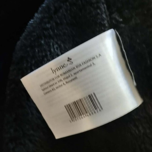 Lynne black coat with fur size 42 like new
