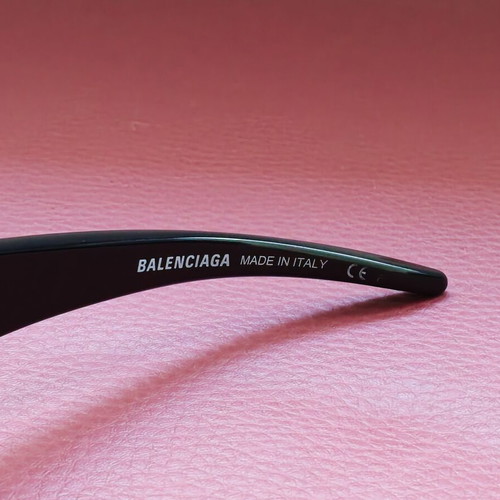 Balenciaga Skin Cat-Eye Sunglasses shiny black, like new