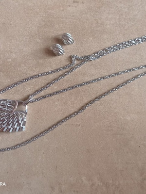 Trifary vintage necklace with earrings set, like new