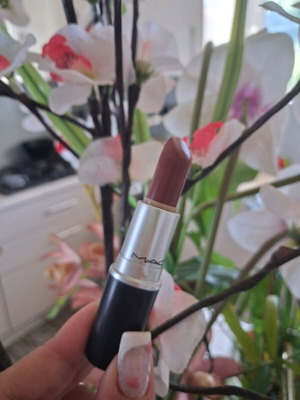 Mac lipstick used in very good condition