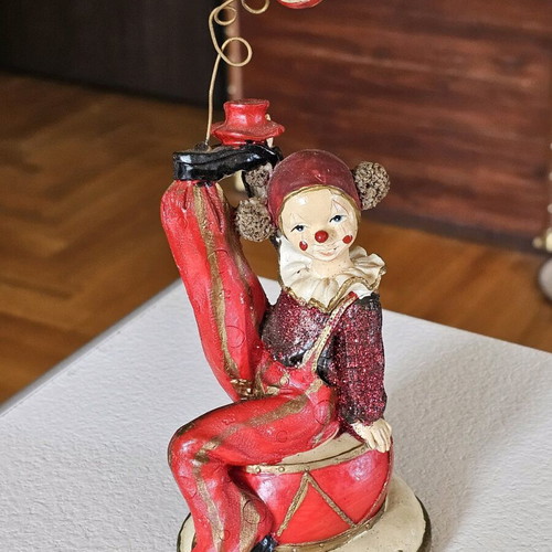 Porcelain clown collectible like new, decorative 1970s-1980s