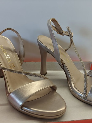Ragazza sandals like new, beige, size 39