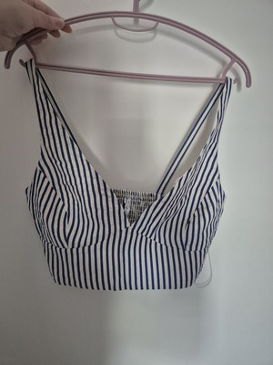 Stradivarius crop top like new, size M, beige and blue