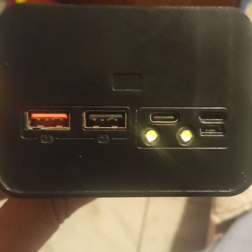 Power Bank Gigantic like new with 21 removable 18650 batteries