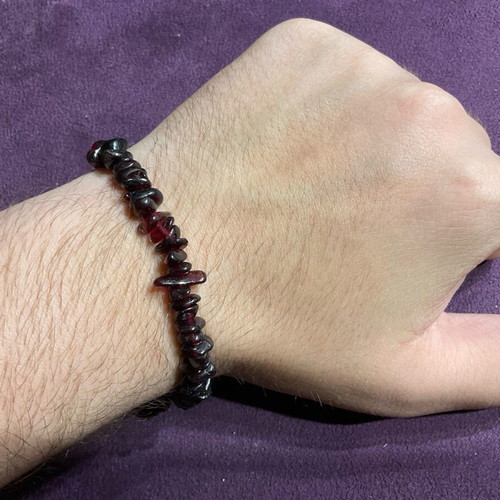 Garnet elastic bracelet with authentic precious stone
