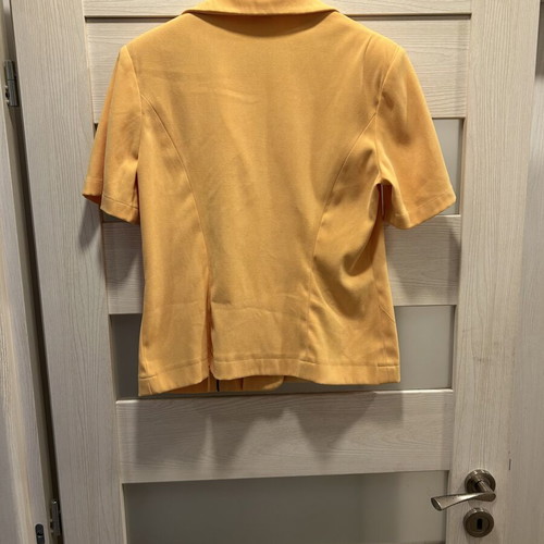 Yellow blazer with short sleeves and black contrast details like new, size XL