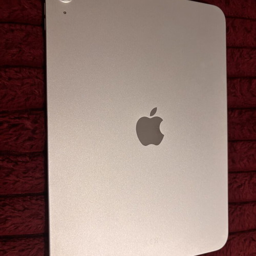 Apple iPad 11th Gen 11'' Wi-Fi 128GB Silver with case and keyboard