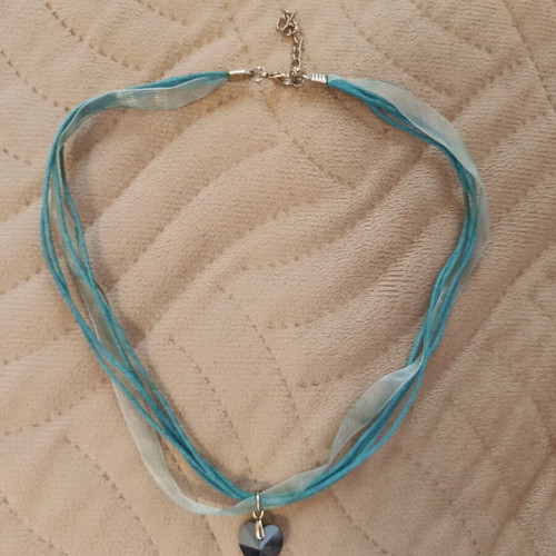 Blue choker with heart element new