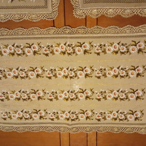 Table linens like new