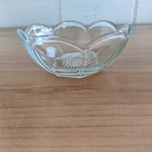 Small glass bowl like new for sweets or nuts