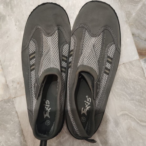 Exis water shoes like new, size 42, gray