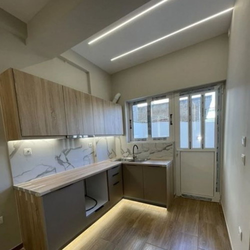 Apartment 50 sqm elevated ground floor with yard in Nikaia