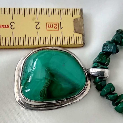 Necklace with natural malachite and 925 silver element new