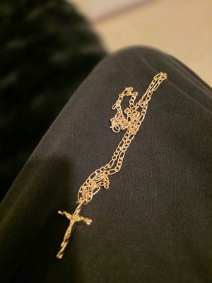 Steel cross with chain Othelia brand new, gold tone
