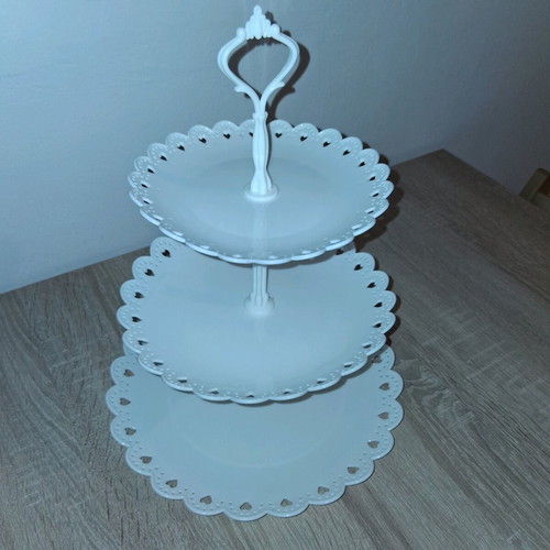 Plastic 3-Tier Cake Stand like new
