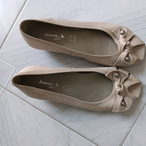 Boxer ballerinas size 37 like new, beige