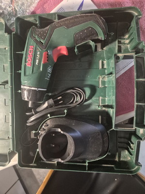 Bosch PSR 7,2 LI Rechargeable Cordless Drill used with Charging Base and Case