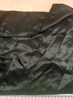Satin case 33x28 cm new, button closure