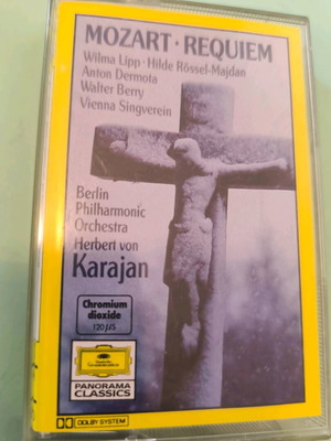 Mozart Requiem like new, Berlin Philharmonic Orchestra, Herbert von Karajan