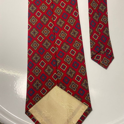 Red tie like new, unworn